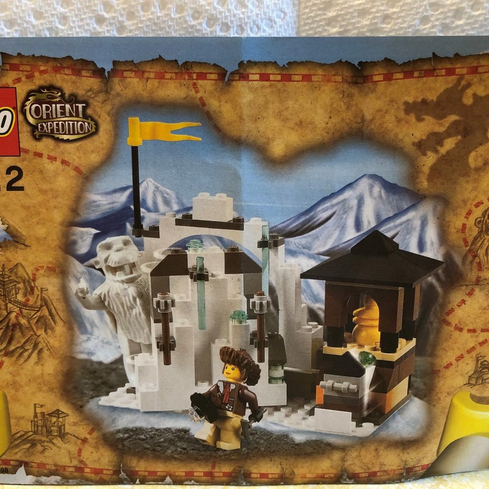 LEGO 7412 Yeti Hideout